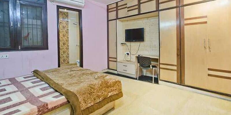 TG Stays Defence Colony Main Market, New Delhi 5